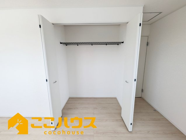 糸満市兼城第4　新築戸建て　全3棟　3号棟の収納|洋服が多い方でも安心の収納力