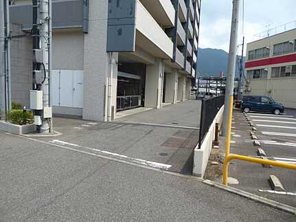 サンシティ可部中央の駐車場