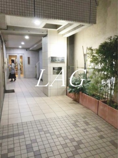 【エントランス】 | エミリー | エントランスです。