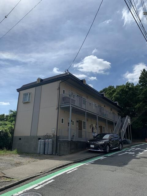 横浜市旭区白根３丁目のアパートの外観