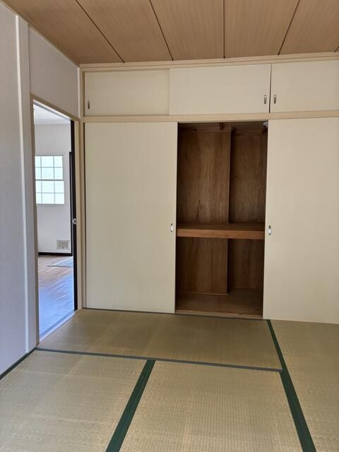 横浜市旭区白根３丁目のアパートの収納