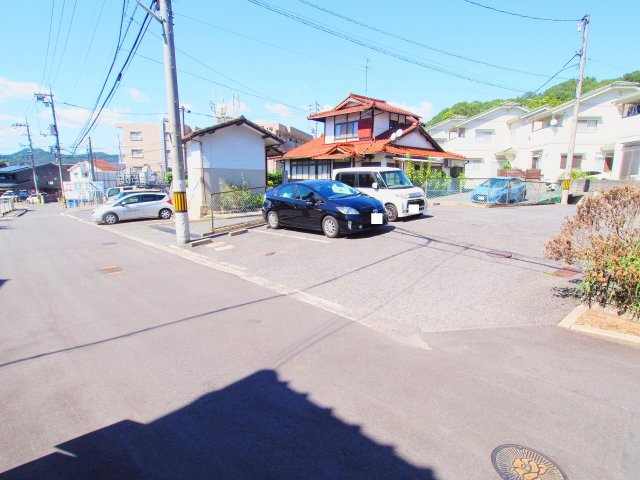 ローズヒルの駐車場