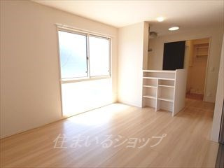 サンシャインS　Aの居間・リビング|人気の対面キッチン・エアコン付き