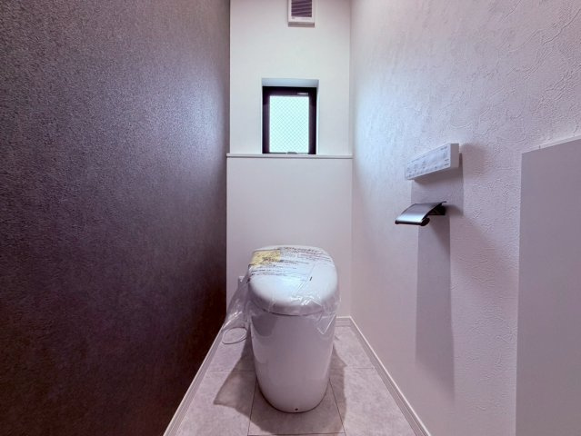【トイレ】 | 杉並区南荻窪１丁目　新築戸建て | 清潔感あふれる快適なトイレで、毎日を心地よく過ごせます