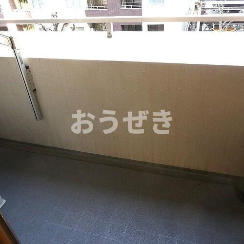 ライオンズステージ関内メダリオンのバルコニー