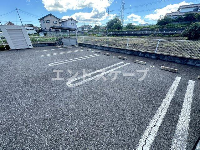 リュブミラーカ　Ⅲの駐車場|高崎、前橋のお部屋探しはエンドスケープまで！お客様の理想お聞かせ下さい♪