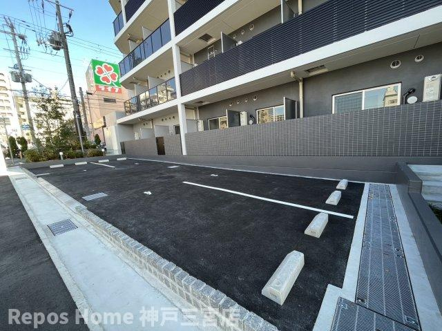 神戸元町Noahの駐車場