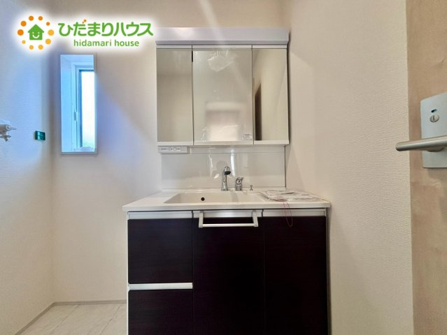 上尾市原市15期　新築戸建　ブルーミング01の独立洗面台
