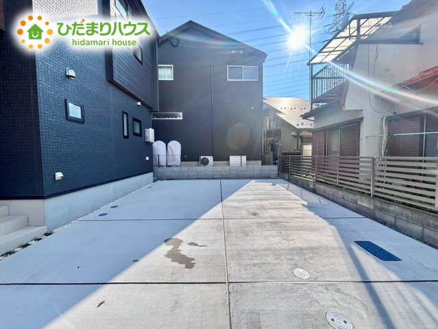 上尾市原市15期　新築戸建　ブルーミング01の駐車場