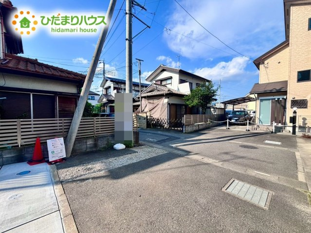 上尾市原市15期　新築戸建　ブルーミング01の前面道路含む現地写真