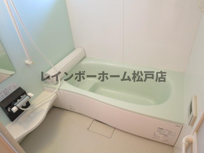 仲介手数料（賃料の1.10ヵ月）の50％OFF対象物件！の浴室