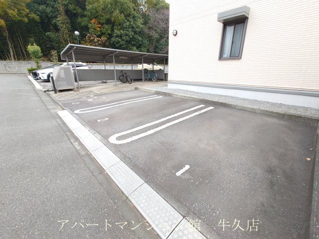 リビングタウンひたち野Aの駐車場