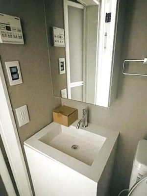 【独立洗面台】 | CFジオーレ本蓮沼 | 独立洗面台、小物を置くことができて便利です