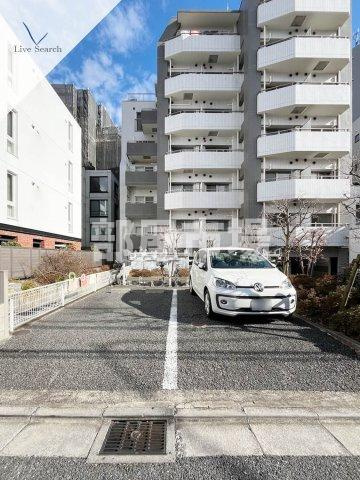 L-Flat白山の駐車場