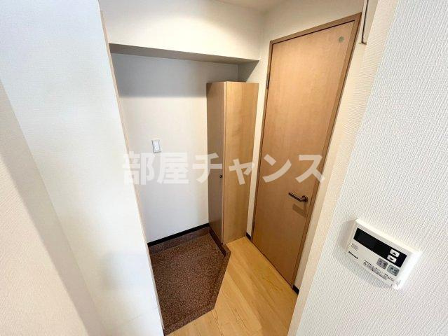 サン・錦本町ビルの玄関