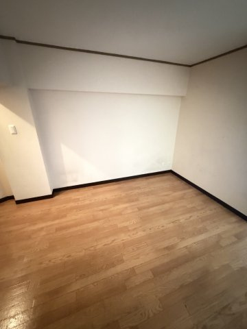 西島ビルの洋室