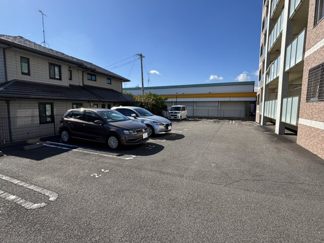 IBB7の駐車場