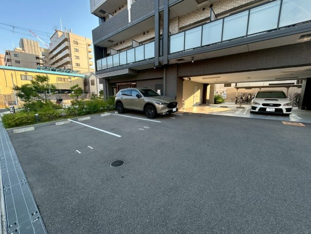 S-FORT大正リヴィエールの駐車場
