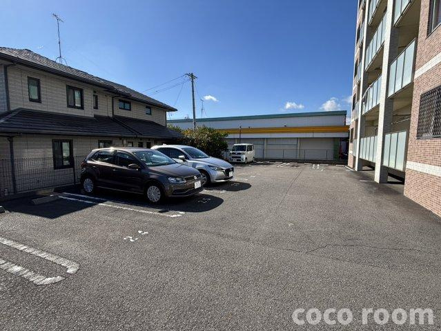 IBB7の駐車場