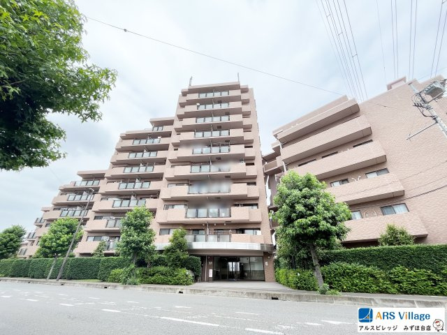 ヴィルヌーブ鶴瀬の外観|緑豊かな外観です