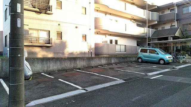 エステート富貴ノ台　　　刈谷市近郊の賃貸はクラスホーム刈谷店の駐車場