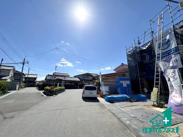 ●10(土)11(日)12(祝)現地案内可能！　大和高田市根成柿　の前面道路含む現地写真|周辺は閑静な住宅街です。前面道路もしっかりと有りますので車の出し入れも安心ですよ！