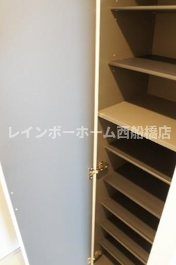 リブリ・ヴォルペの収納