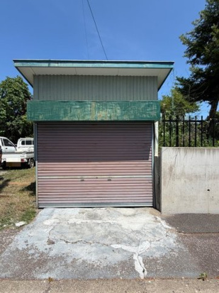 北見市美芳町６丁目１番地１１　中古売家の駐車場