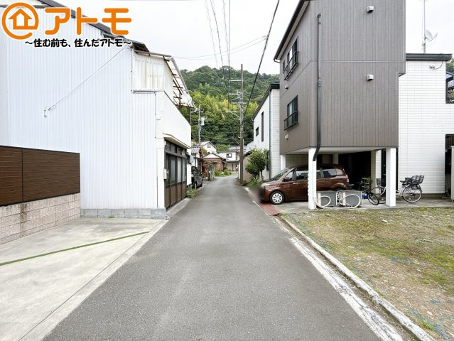 【前面道路含む現地写真】
