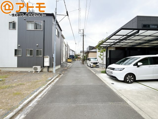 【前面道路含む現地写真】
