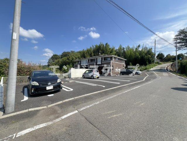 グラン・フィオーレの駐車場|高崎、前橋のお部屋探しはエンドスケープまで！お客様の理想お聞かせ下さい♪
