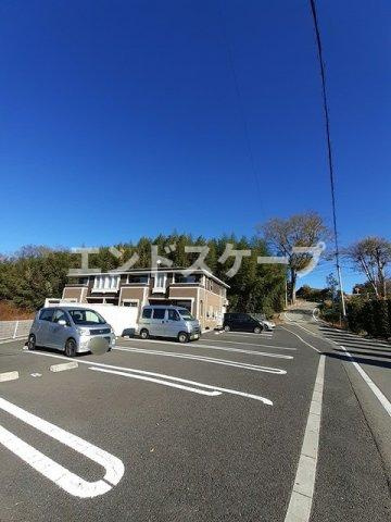 グラン・フィオーレの駐車場|高崎、前橋のお部屋探しはエンドスケープまで！お客様の理想お聞かせ下さい♪