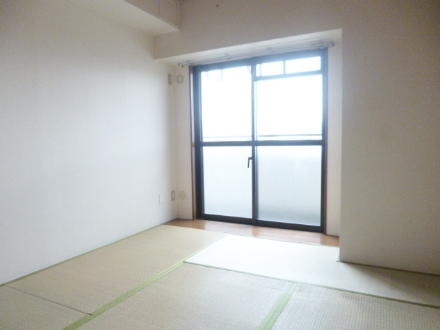 グランドール神谷の和室|明るい和室ですね
