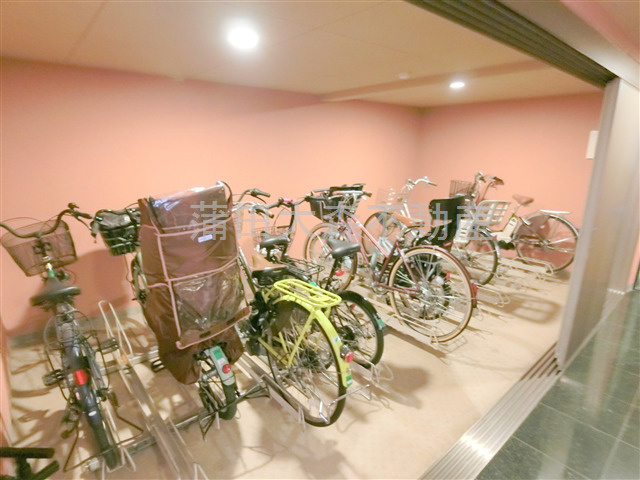 パレ・ホームズ大森山王のその他共用部分|屋根付き駐輪場