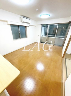 【居間・リビング】 | ランドシティ玉川学園ロイヤルテラス | 洋室のお部屋です。