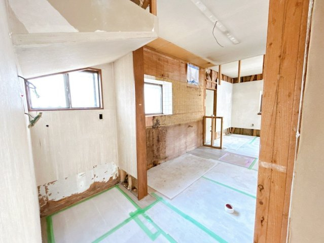 水戸市元吉田町　中古戸建のキッチン|【リフォーム中6/13】キッチンは新しいシステムキッチンに交換します。吊戸も付きます。
