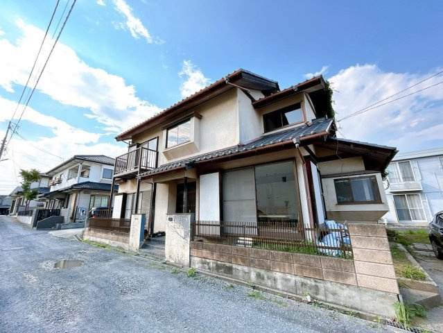 水戸市元吉田町　中古戸建の外観|【リフォーム中6/13】外壁塗装します。どんな色になるのか楽しみですね。