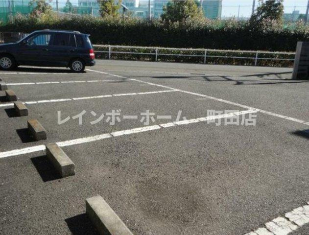 イマーブル相模※初期費用分割後払いサービス利用可能物件の駐車場