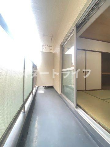 大阪市淀川区東三国６丁目の賃貸マンションのバルコニー
