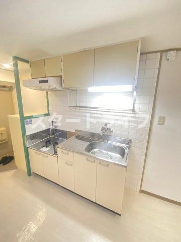 大阪市淀川区東三国６丁目の賃貸マンションのキッチン