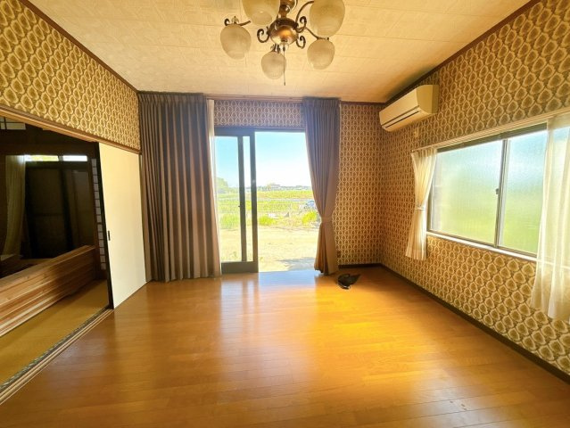 水戸市渋井町　中古戸建の居間・リビング|【リフォーム中・5/30撮影】