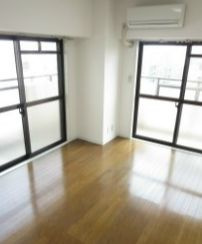 パークヒルズ越前屋の寝室|開放的な寝室です