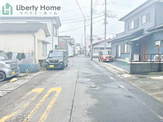 水戸市本町4期　新築戸建の前面道路含む現地写真