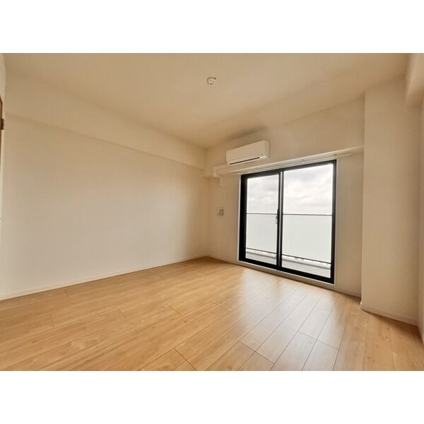 ステージファースト名古屋尾頭橋(旧S-RESIDENCE尾頭橋)の居間・リビング|こちらのリビングで趣味の時間をお楽しみください