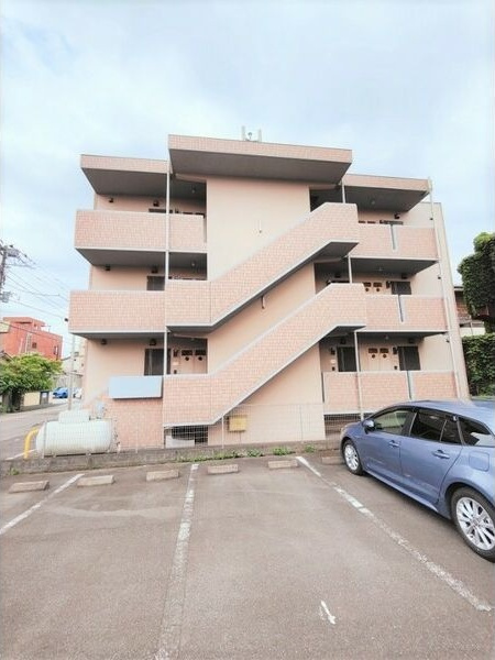リーフグリーンの駐車場