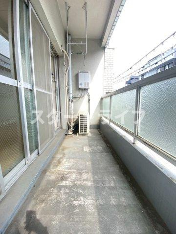 大阪市東淀川区西淡路１丁目の賃貸マンションのバルコニー