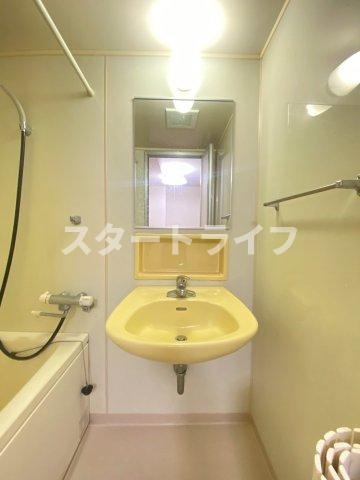 大阪市東淀川区西淡路１丁目の賃貸マンションの洗面所