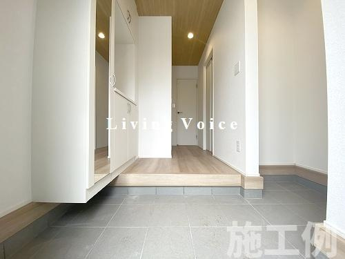 【玄関】 | 【仲介手数料０円】厚木市上落合2期　新築一戸建て　全2棟 | 厚木市上落合2期　新築一戸建て　全2棟