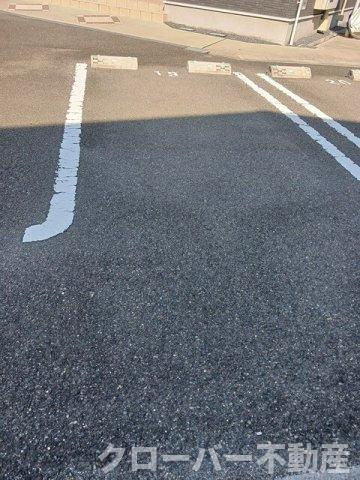 ノイ・レーベンＡの駐車場