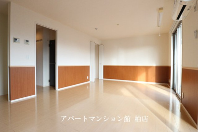 【居間・リビング】 | ディアコート | ※別号室参考写真です ※現況優先